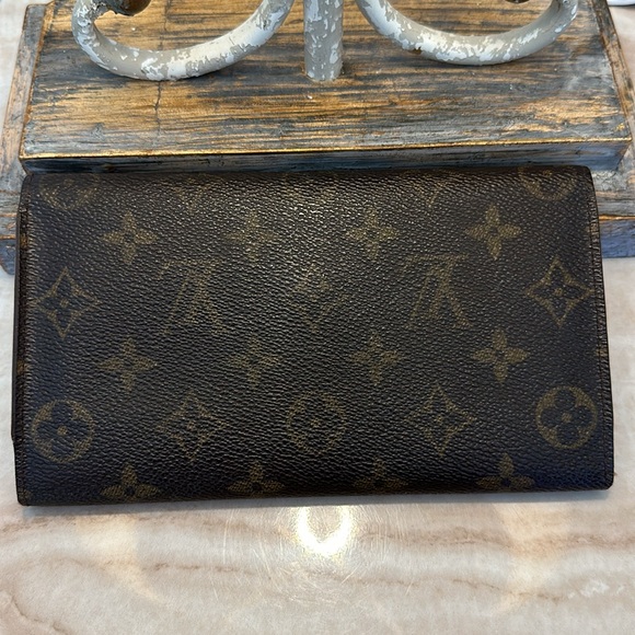 Louis Vuitton Monogram Long Snap Wallet - Picture 4 of 12